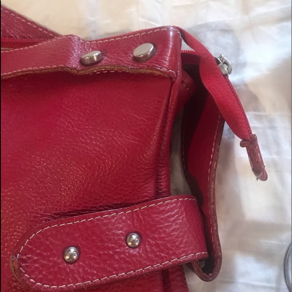 Handbags - Picture 4 of 7